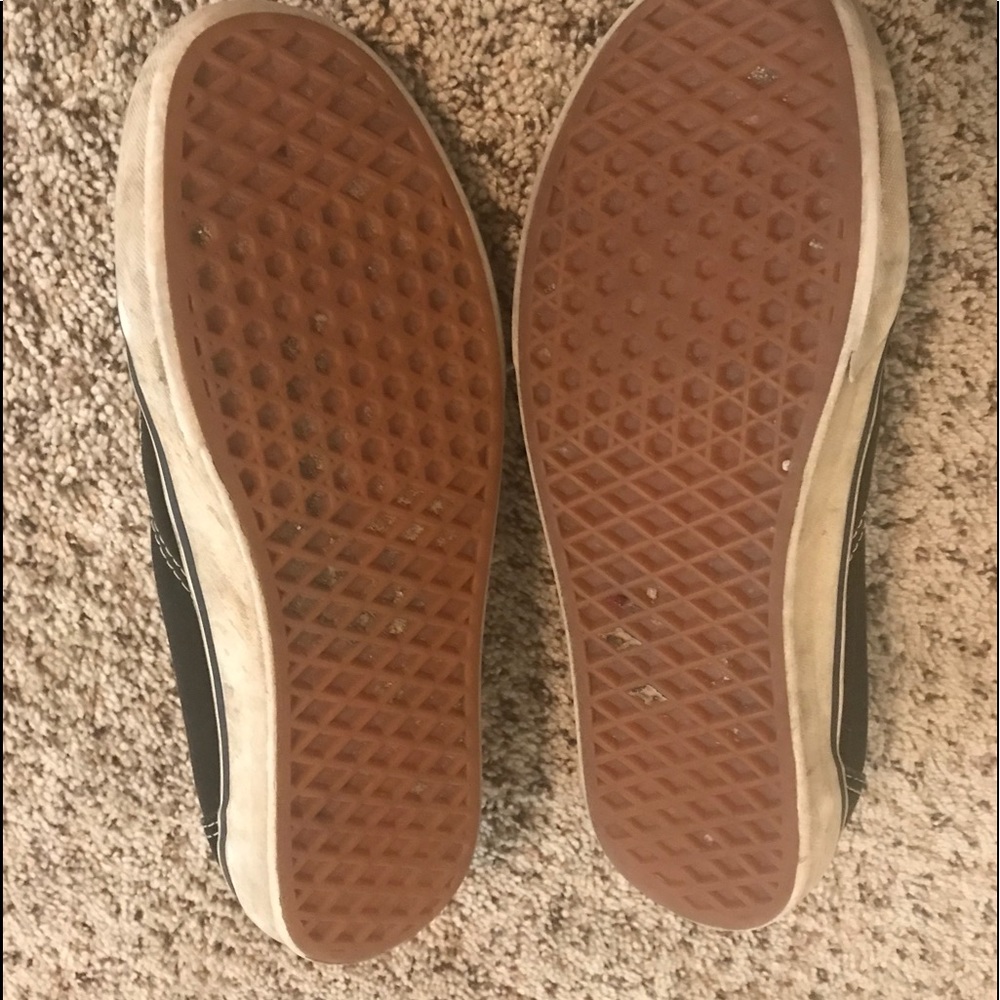 VANS - Picture 2 of 3